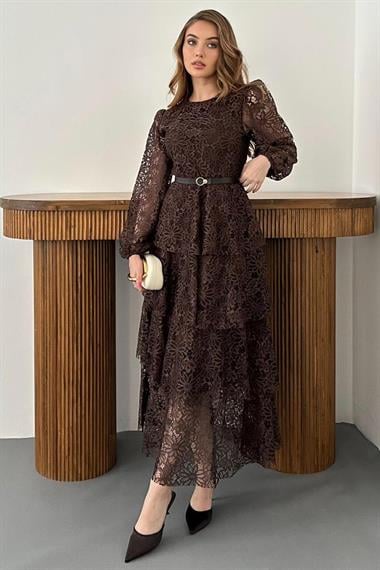 Kahverengi Kemer Detaylı Astarlı Kat Kat Dantel Elbise