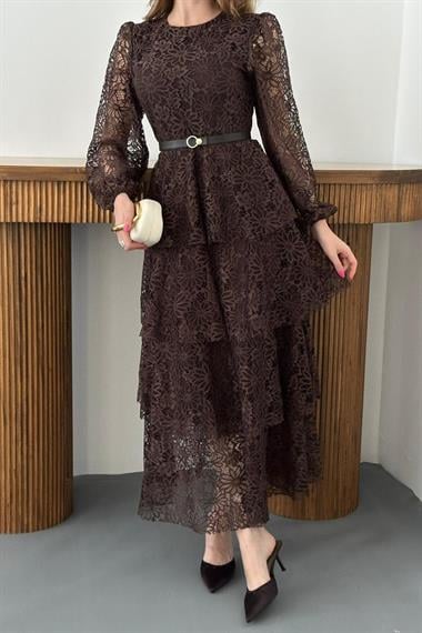 Kahverengi Kemer Detaylı Astarlı Kat Kat Dantel Elbise