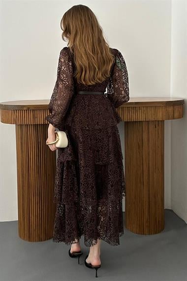 Kahverengi Kemer Detaylı Astarlı Kat Kat Dantel Elbise