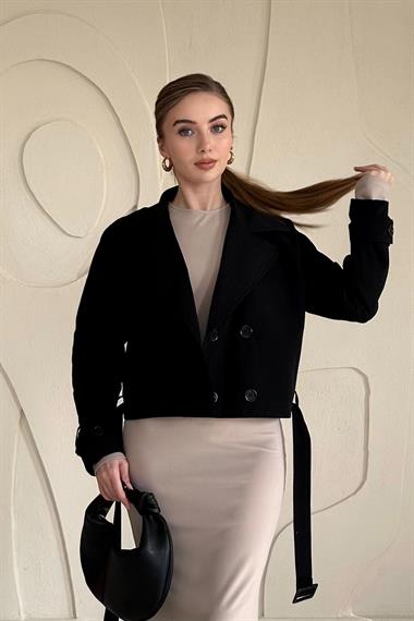 Siyah Kemerli Kısa Trençkot