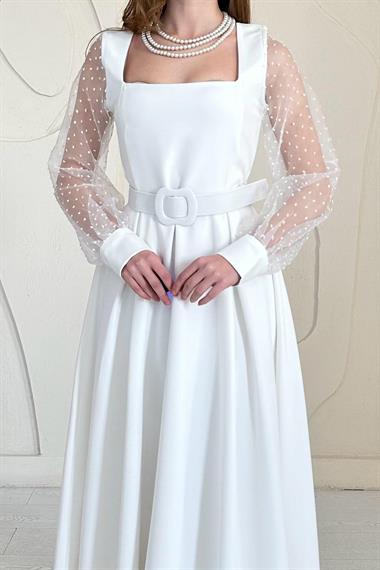 Beyaz Kolları Organize Kemer Detaylı Elbise