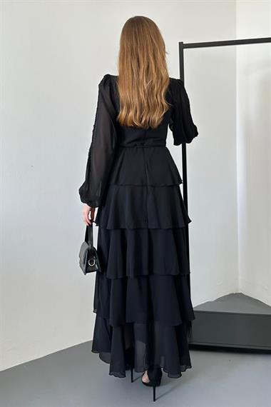 Siyah Kolu Dantel Detaylı Astarlı Kat Kat Şifon Elbise