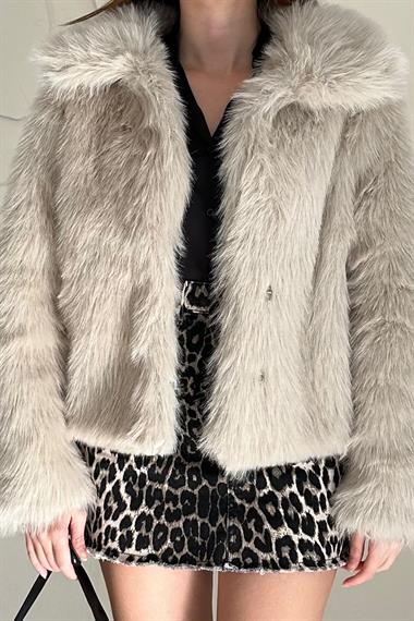 Bej Kürklü Kısa Manto