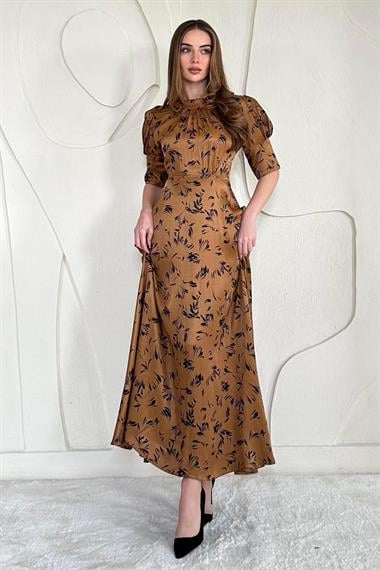 Taba Kuşaklı Saten Elbise