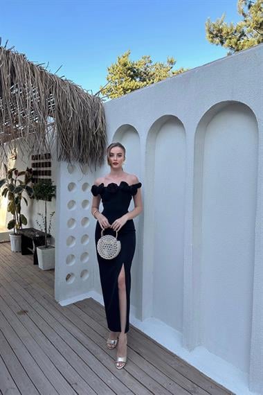 Siyah Madonna Yaka Güllü Elbise