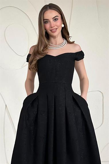 Siyah Madonna Yaka Jakarlı Astarlı Elbise