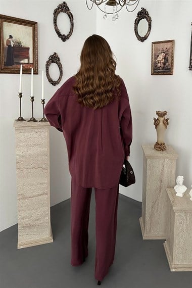 Mor Gömlekli İkili Takım