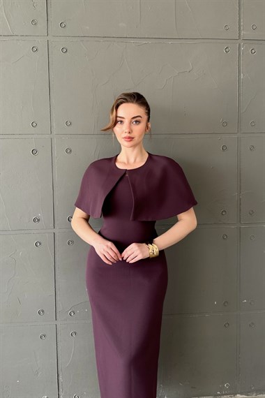 Mürdüm Pelerinli Straplez Elbise