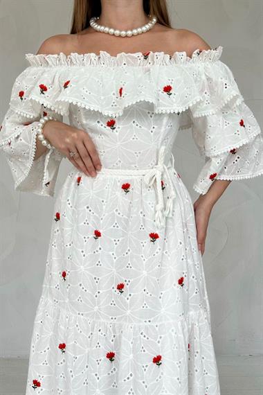 Kırmızı Omuzları Lastikli Brode Elbise