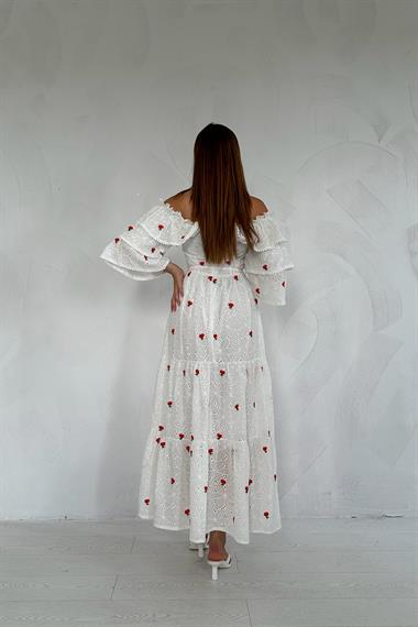 Kırmızı Omuzları Lastikli Brode Elbise