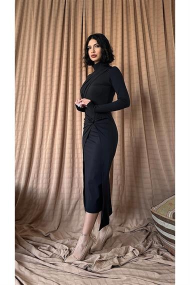 Siyah Ön Ek Parça Detaylı Elbise