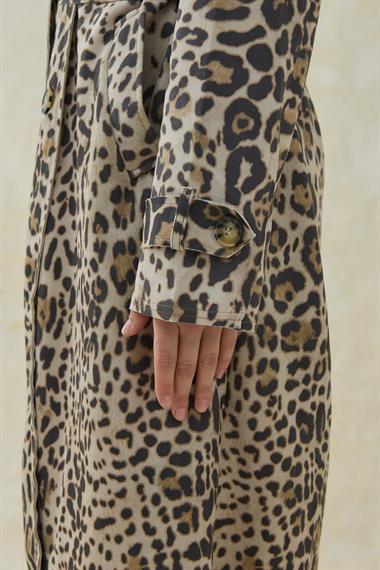 Leopar Ön ve Arkası Pelerinli Kaban