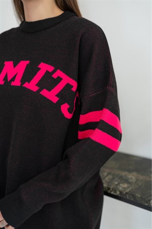 Siyah Önü Yazılı Kazak