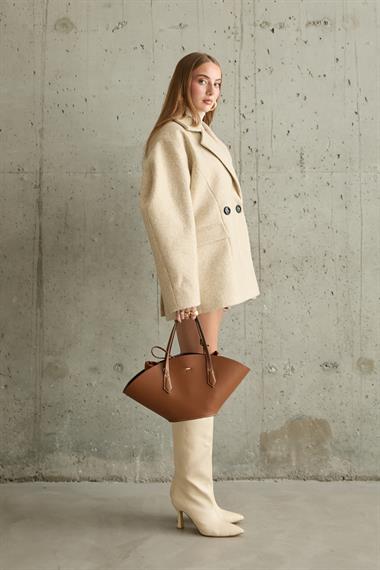 Bej Oversize İki Düğmeli Kaşe Manto