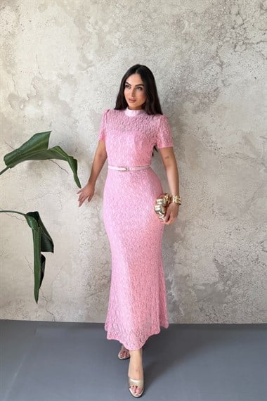 Pembe Dantel Detaylı Elbise