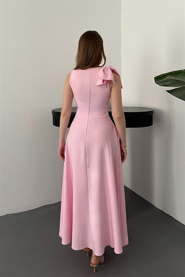 Pembe OMUZ FİYONKLU ELBİSE