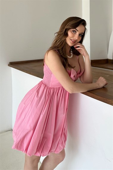 Pembe Önü Fiyonklu Askılı Elbise