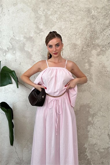 Pembe Volanlı Bluz Ve Etek Takım
