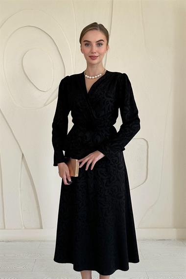 Siyah Pile Detaylı Kruvaze Elbise