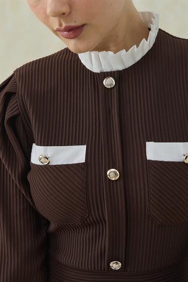 Kahverengi Pilise Detaylı Siyah Elbise