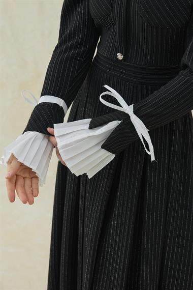 Siyah Pilise Detaylı Siyah Elbise