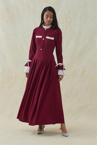 Bordo Pilise Detaylı Siyah Elbise