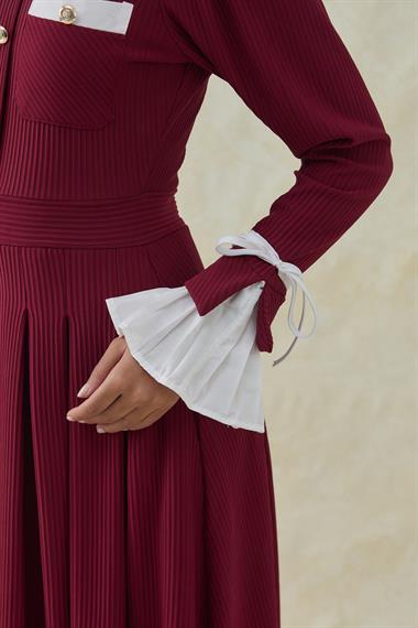 Bordo Pilise Detaylı Siyah Elbise