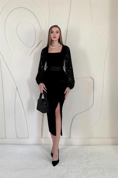 Siyah Pul Payetli Yırtmaç Detaylı Kadife Elbise