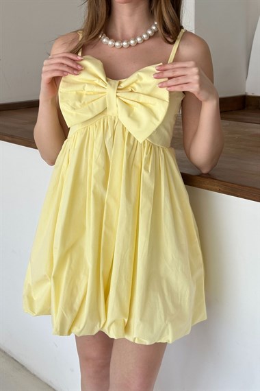 Sarı Önü Fiyonklu Askılı Elbise