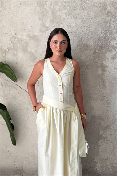 Sarı Yandan Kuşaklı Düğme Detaylı Elbise