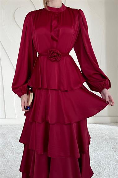 Bordo Saten Gül Detaylı Kat Kat Elbise