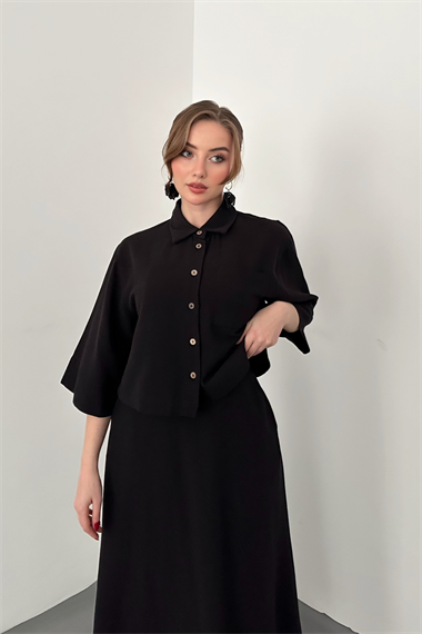 Siyah Askılı Elbise Ve Gömlek