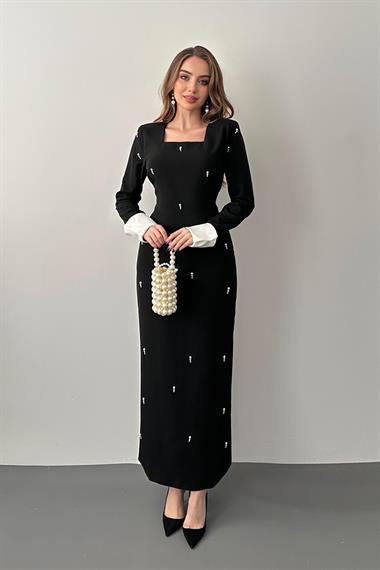 Siyah Beyaz Manşet Detaylı İncili Elbise