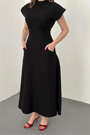 Siyah Göğüs Büzgülü Elbise