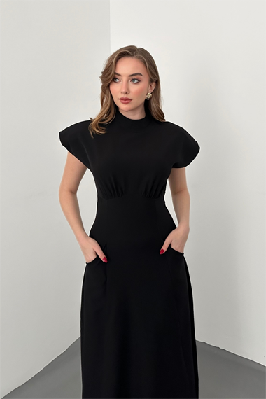 Siyah Göğüs Büzgülü Elbise