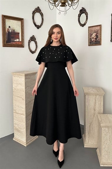 Siyah Taş detaylı pelerinli elbise