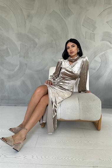 Taşlı Büzgülü Elbise