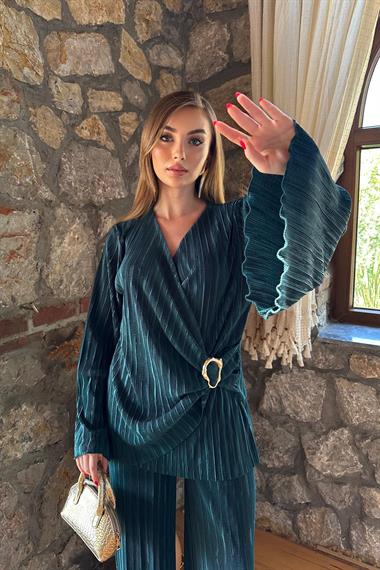 Zümrüt Toka Detaylı Pilise Takım