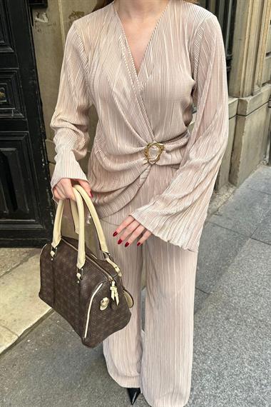 Bej Toka Detaylı Pilise Takım