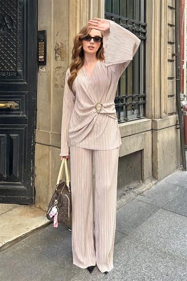 Bej Toka Detaylı Pilise Takım