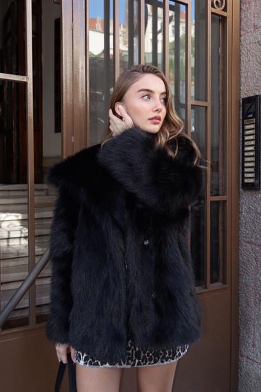 Siyah Vatkalı Kürklü Manto