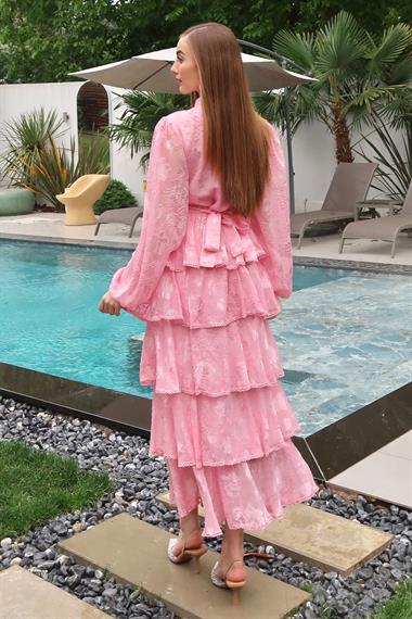 Pembe Volanlı Şeritli Kat Kat Elbise