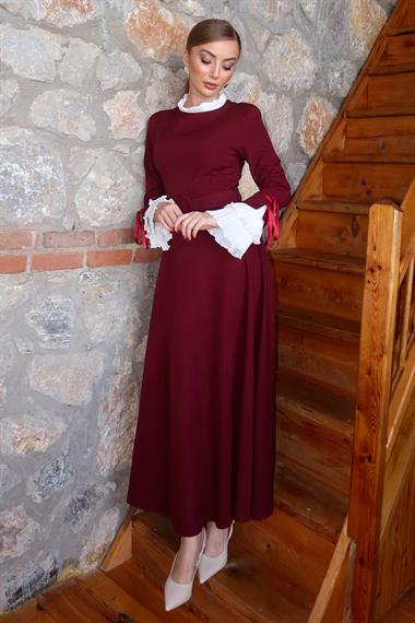 Bordo Yaka ve Kol Detaylı Kemerli Elbise