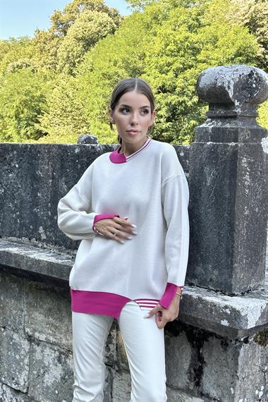 Fuşya Yaka ve Manşet Garnili Triko Kazak