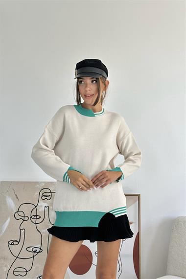 Yeşil Yaka ve Manşet Garnili Triko Kazak