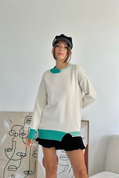 Yeşil Yaka ve Manşet Garnili Triko Kazak