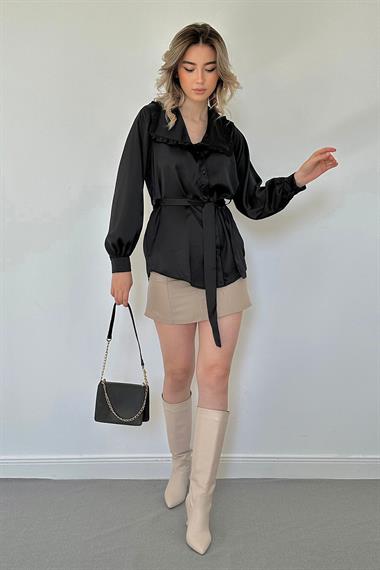 Siyah Yakası Fırfırlı Kuşaklı Saten Gömlek