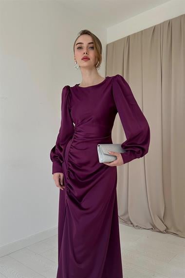 Yanı Büzgülü Yırtmaçlı Saten Elbise