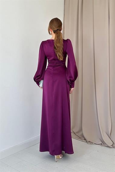 Yanı Büzgülü Yırtmaçlı Saten Elbise