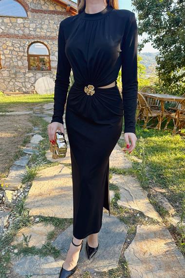 Siyah Yarım Boğazlı Yırtmaçlı Elbise